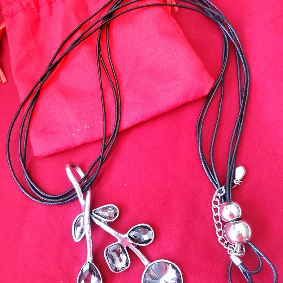 Necklace - Picture 2 of 2